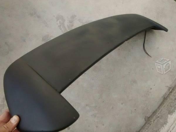 Alerón deportivo con stop