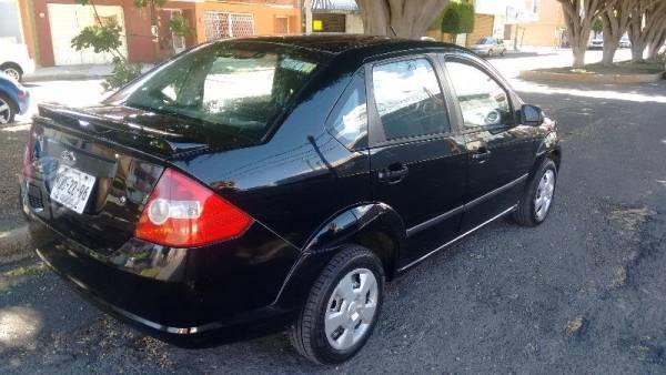 Excelente ford fiesta sedan -08