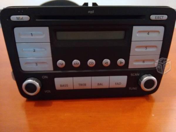 Bora estereo seminuevo 6 cds Mp3 Sin nigun detalle