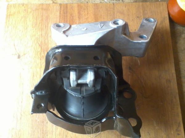 Soporte de motor versa o march