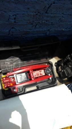 Gato hidraulico en caja de 2 ton