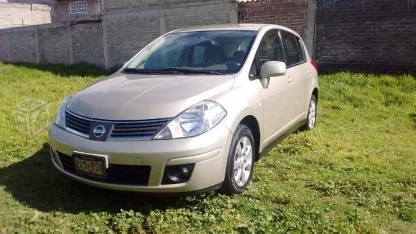 Nissan Tiida 4 puertas -08