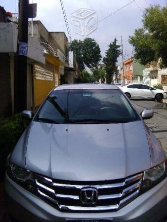 Honda City con garantía de agencia por 1 año