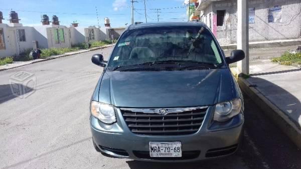 Chrysler Town Country -05