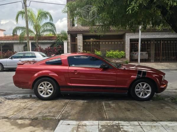 Ford Mustang Cupé -08