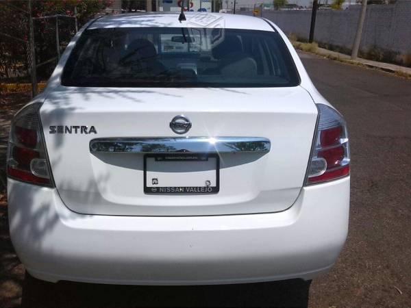 Nissan Sentra impecable -12