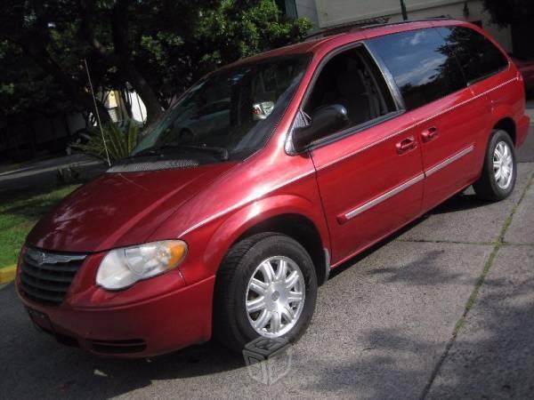 Chrysler town country -07