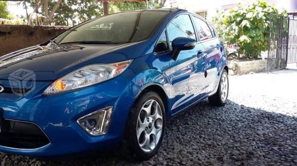 Ford fiesta max equipo -11