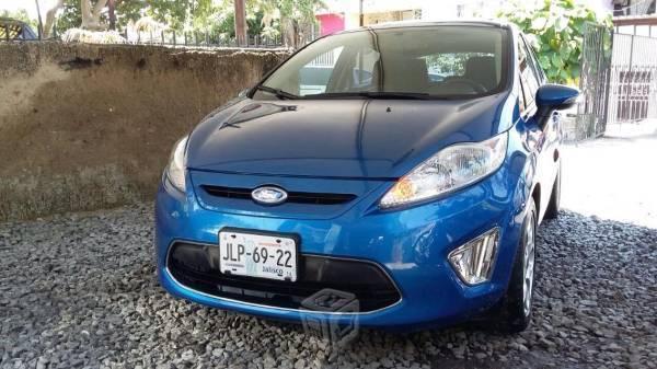 Ford fiesta max equipo -11