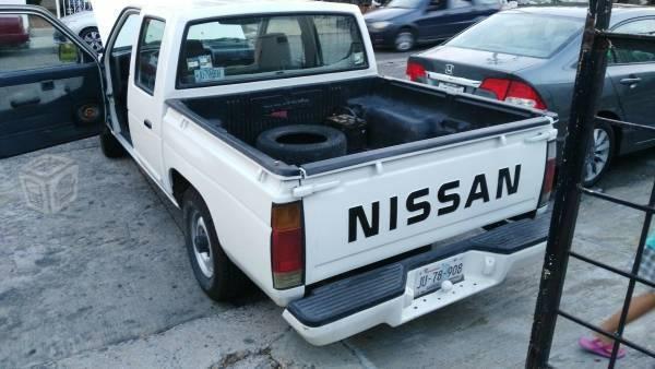 Nissan doble cabina -07