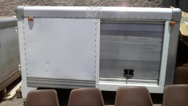 Caja seca para camioneta chica,puerta de cortina