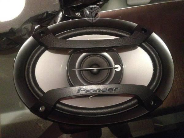 4 bocinas pioneer dos 6.5 y 6x9