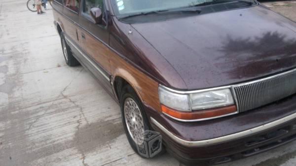 Chrysler. town &country -94