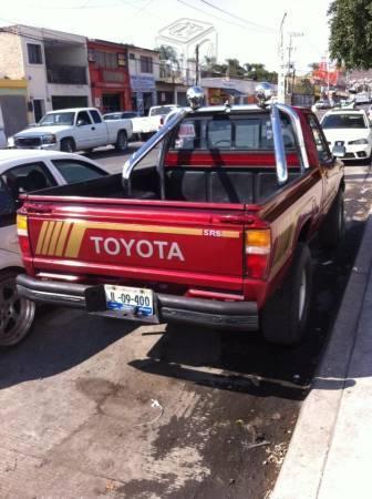 Toyota pick up sr5 en excelentes condiciones -87