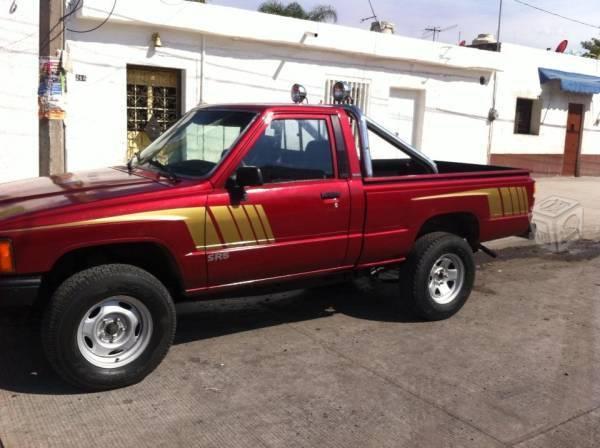 Toyota pick up sr5 en excelentes condiciones -87