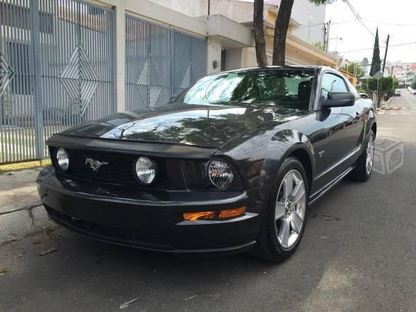 Mustang como nuevo -07