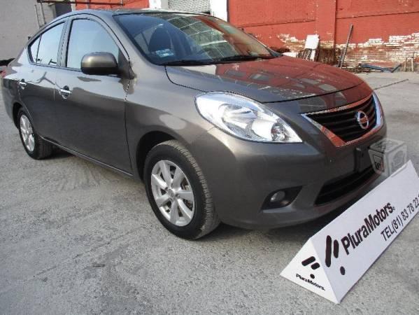 Nissan versa aut piel -12