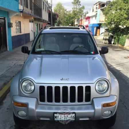 Jeep Liberty., Limited Edition., Quemacocos y piel -03