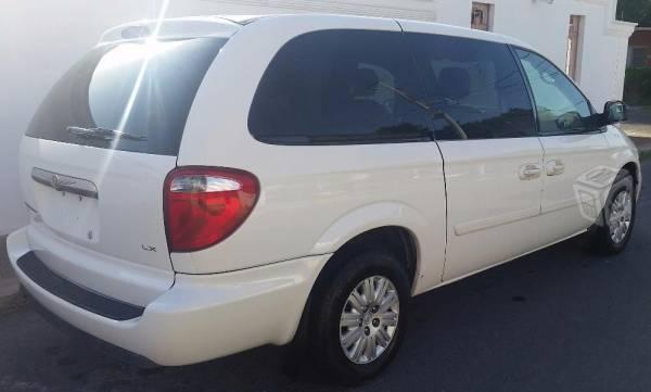 chrysler town and country -06