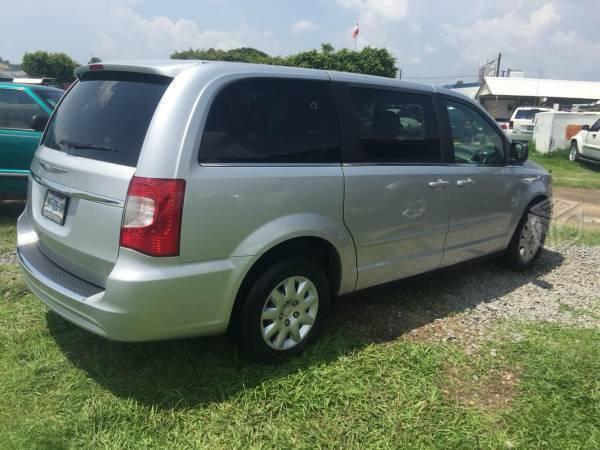 Chrysler Town & Country -12
