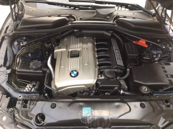 BMW Serie 5 525i -06