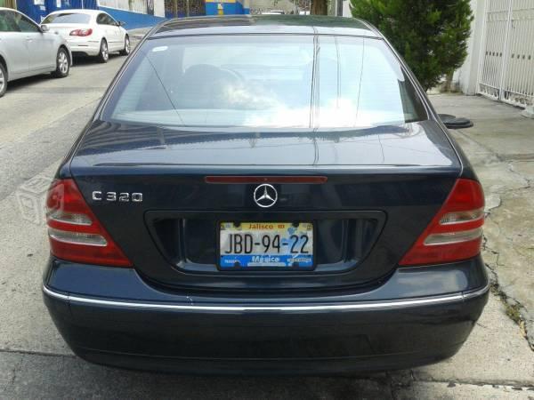 Mercedes Benz C320 de lujo -02