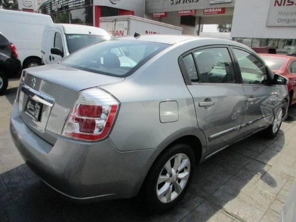 Nissan Sentra 4p Emotion 2.0L 6vel ee -11