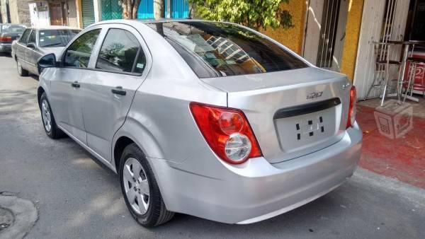 Chevrolet sonic ls -12