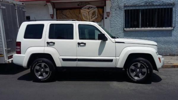 Jeep liberty -08