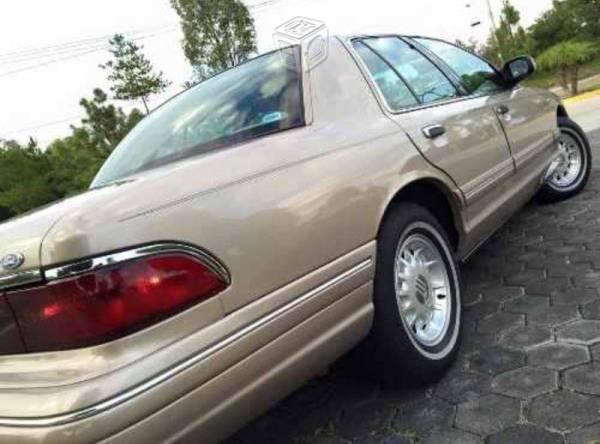 Ford Grand Marquis UNICO solo 68 mil Kms -97