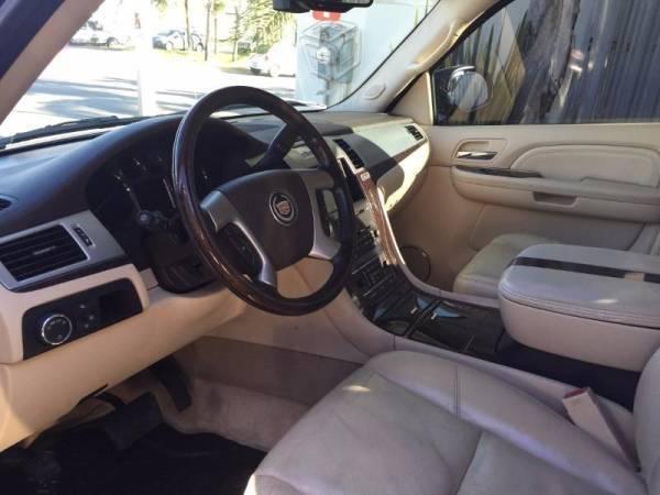 Cadillac Escalade B 5p VUD aut 4x4 q/c -08