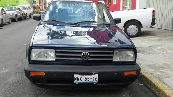 Jetta azul 4 puertas -90