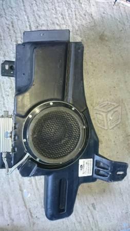 Subwoofer con amplificador ford expedition 04-14