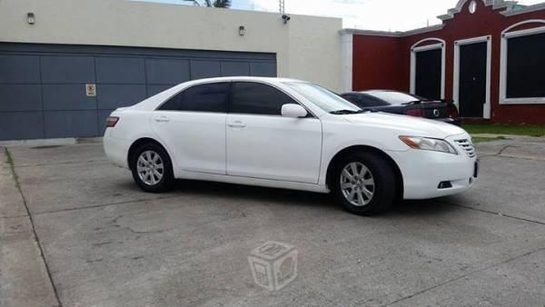 Camry xle 4 cilndros un dueño -07