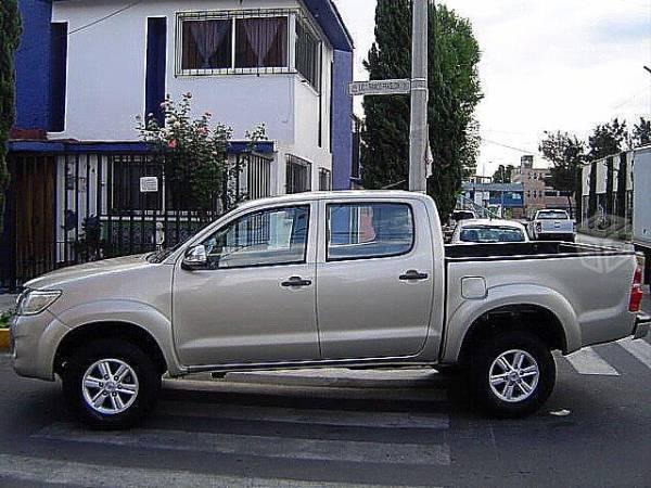 Toyota Hilux 4p Doble Cabina SR a/a ee -12