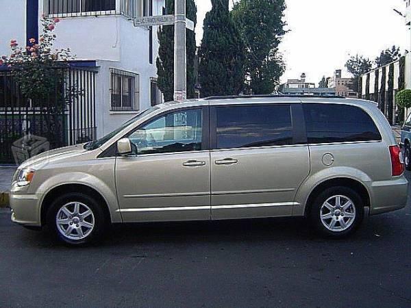 Chrysler Town & Country 5p aut LX -11