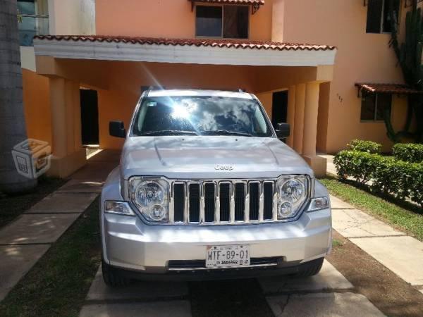 Jeep Liberty 4x2 Limited solo 32,500Kms -11