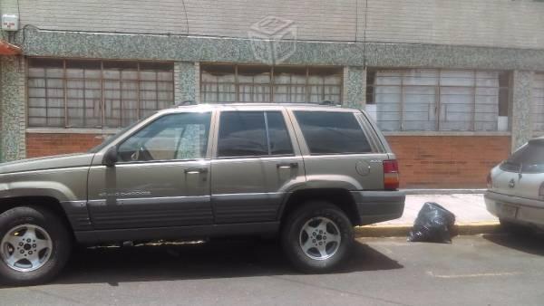 Cherokee laredo -96