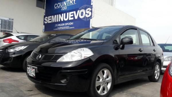 Tiida Custom 1.8 lts Estándar -12