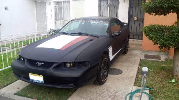 Ford mustang -98