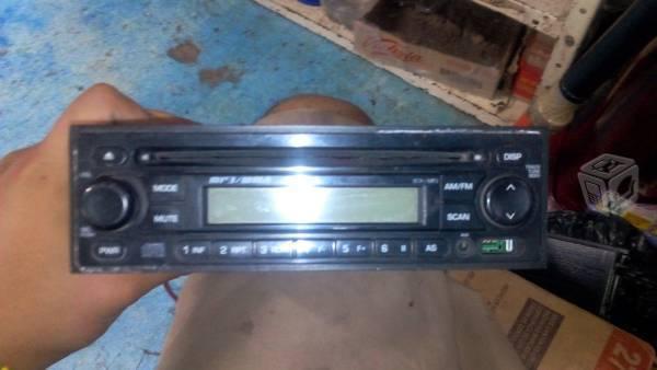 Autoestereo clarion