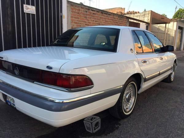 Grand marquis seminuevo -93