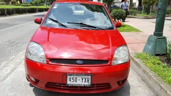 Fiesta hatchback impecable -05