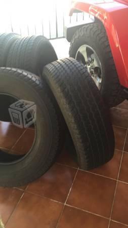 Llantas bridgstone 255/70/R18 jeep 2007 - 2016