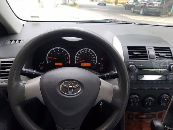 Toyota Corolla 4p XLE aut a/a ee CD R-16 ABS -10
