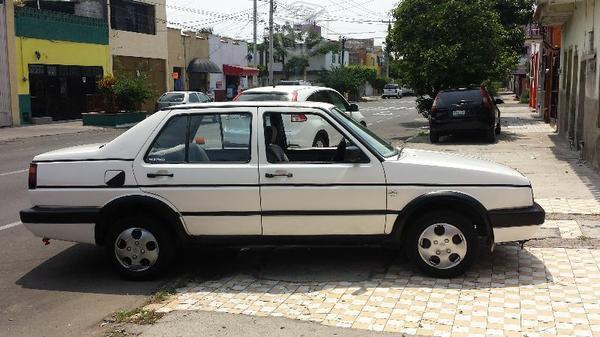 Corizado mi Jetta ESTANDAR sin adeudos -89