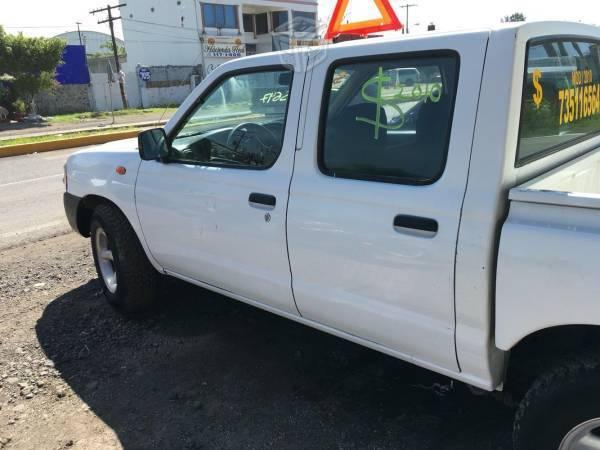 Nissan NP 300 doble cabina 2010 -10