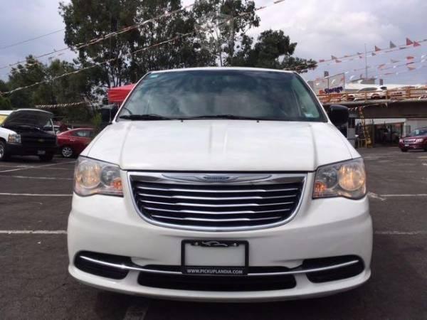 CHRYSLER TOWN & COUNTRY lx -13