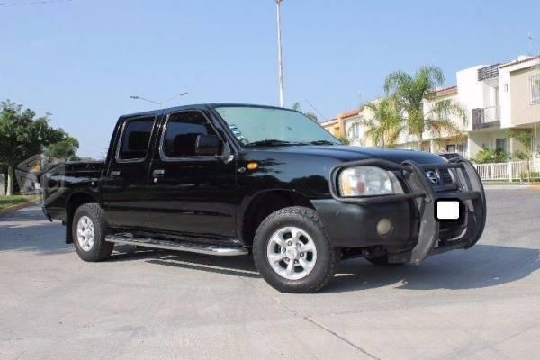 Nissan np300 doble cabina -09