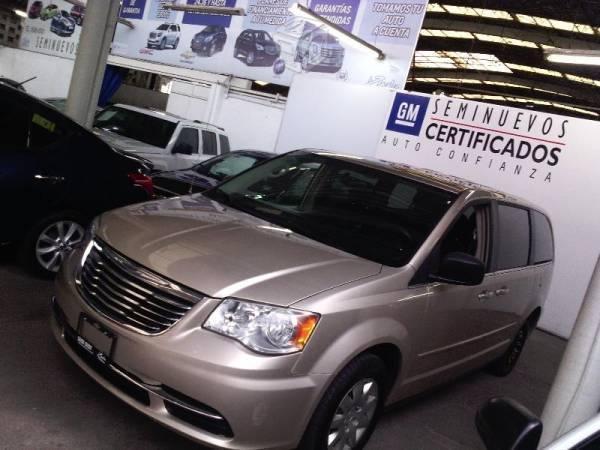 Chrysler Town & Country -13
